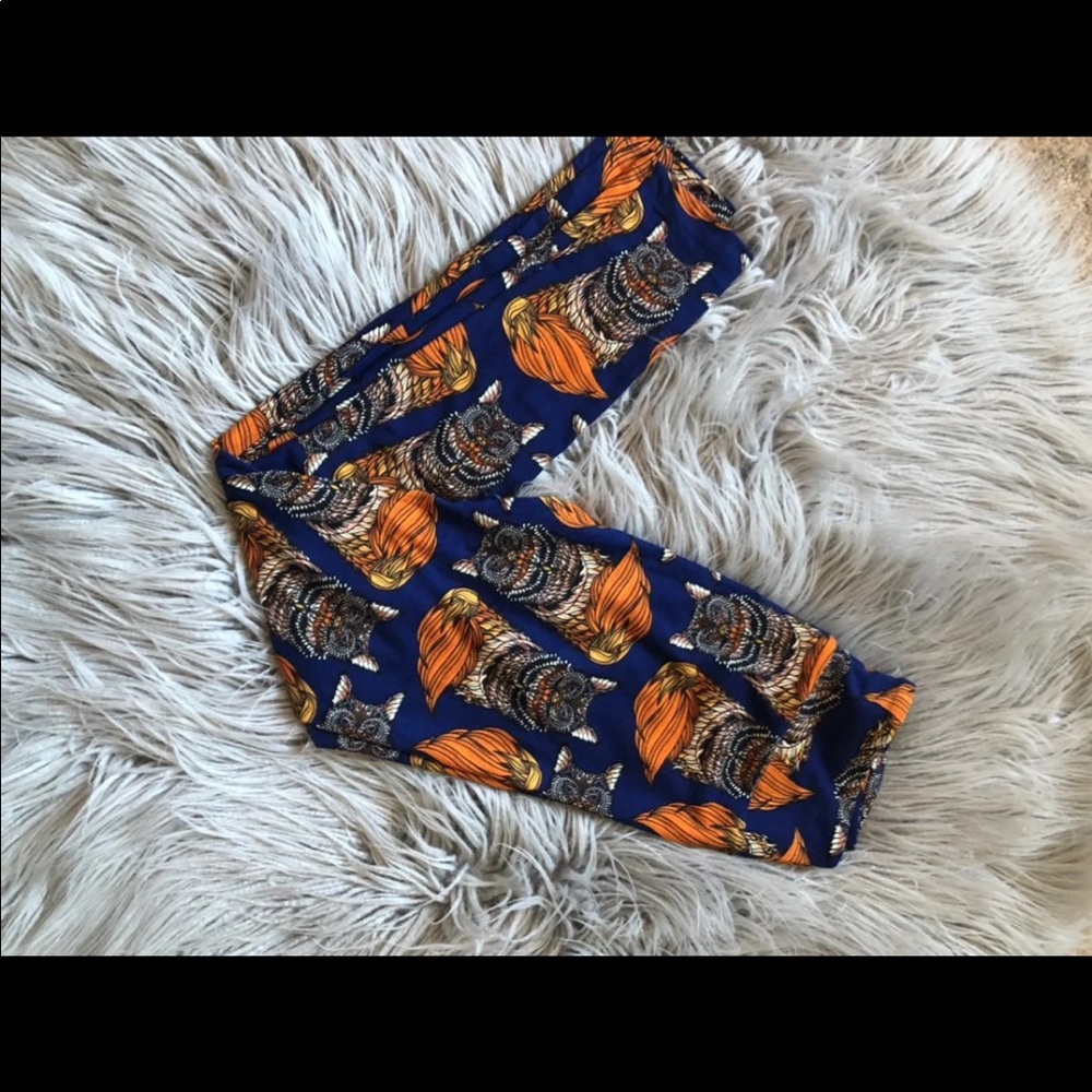 SALE! Lularoe owl leggings